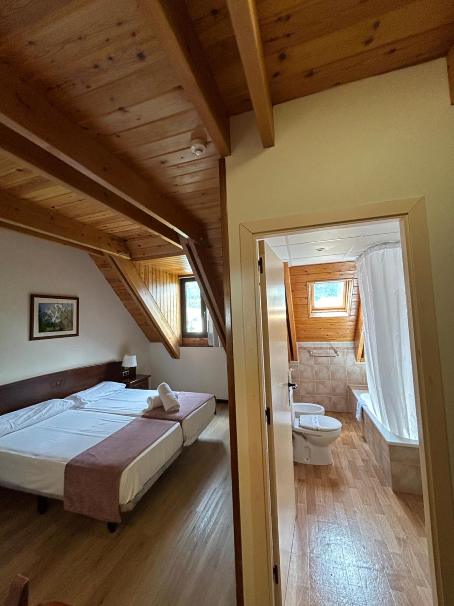 Hotel Romanic Taull Exterior photo