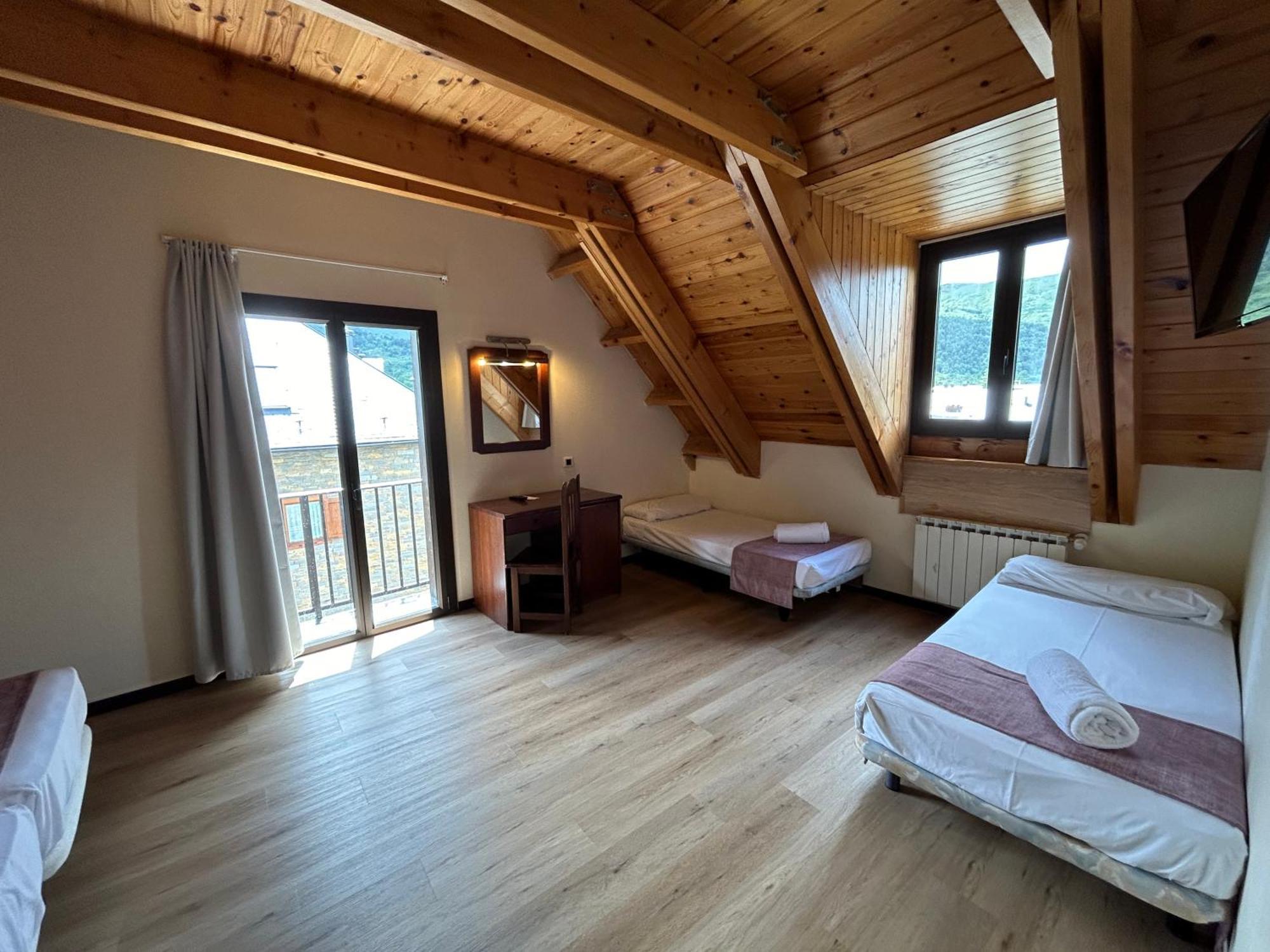 Hotel Romanic Taull Exterior photo