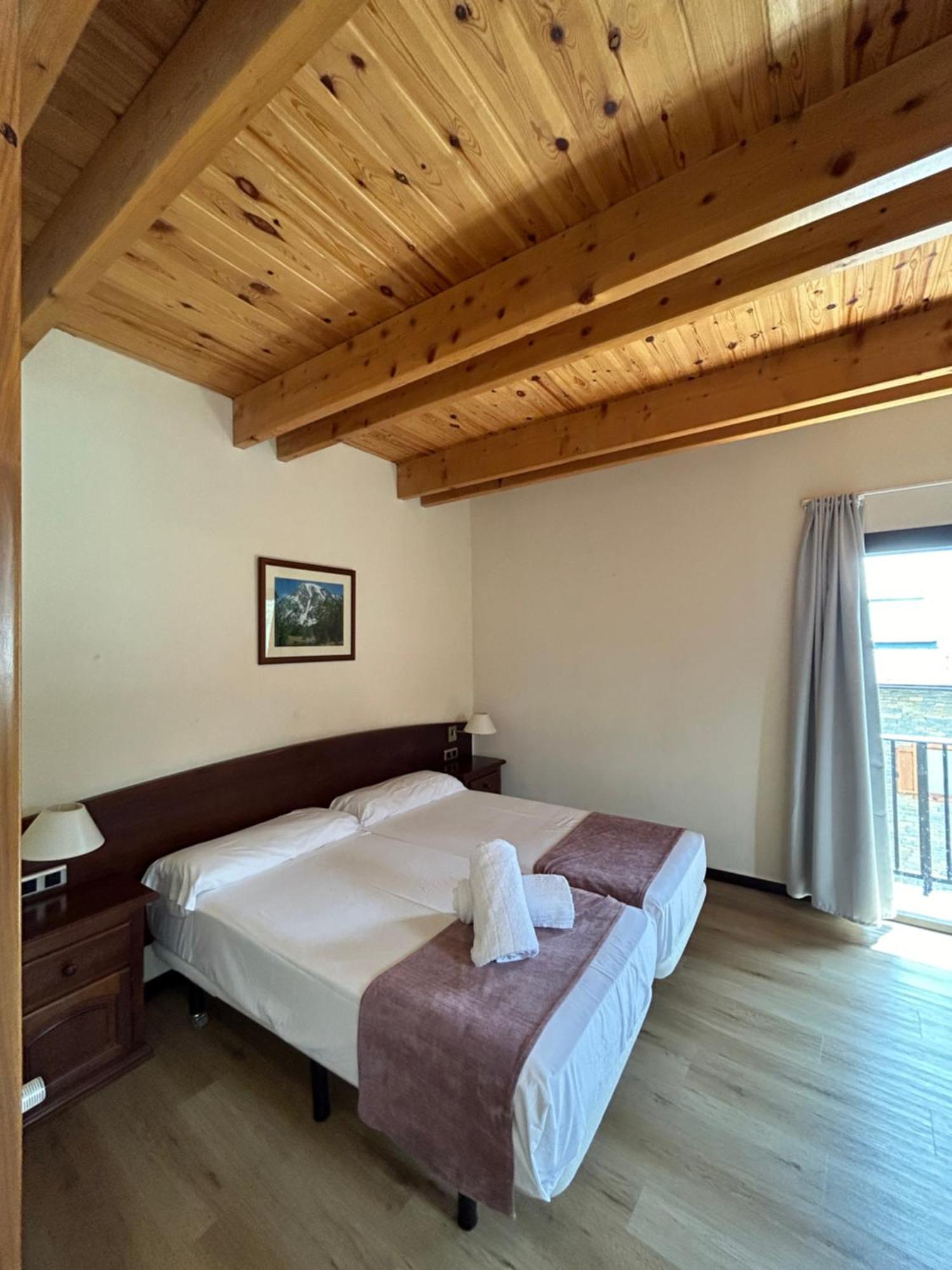 Hotel Romanic Taull Exterior photo