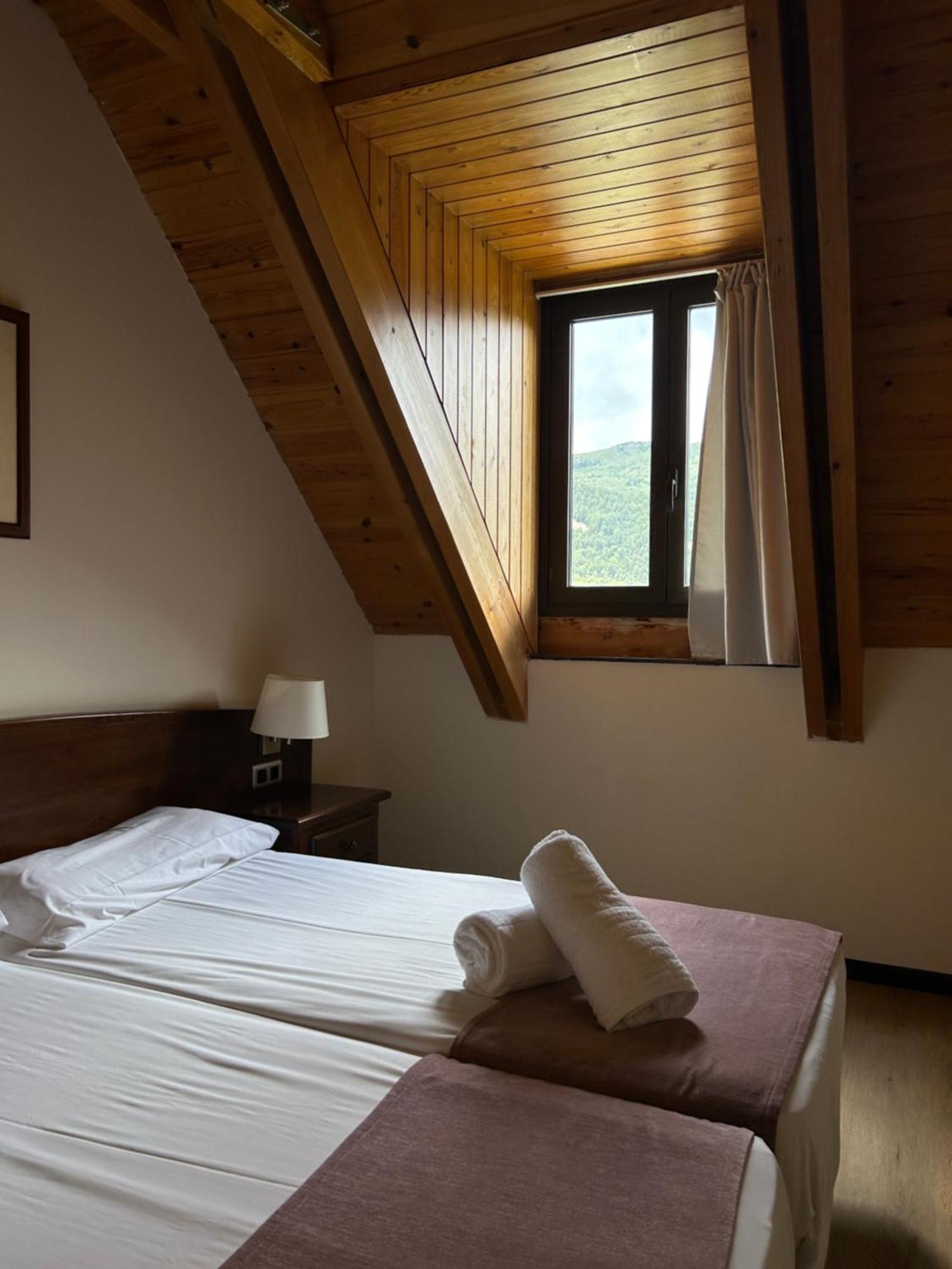 Hotel Romanic Taull Exterior photo