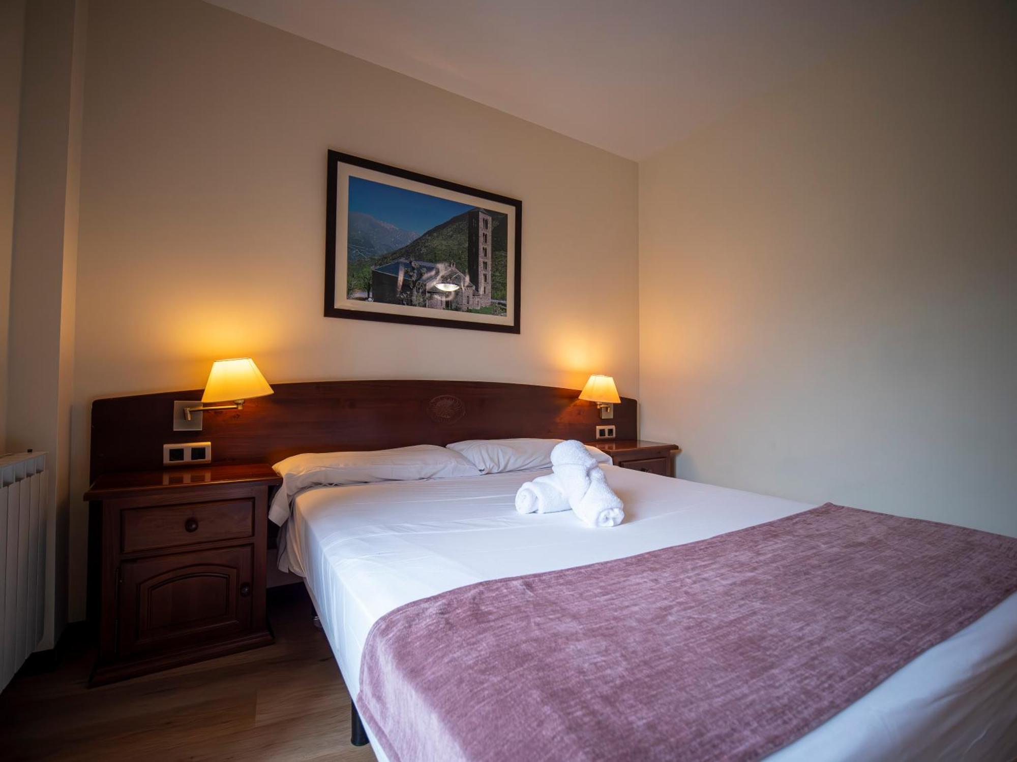 Hotel Romanic Taull Exterior photo