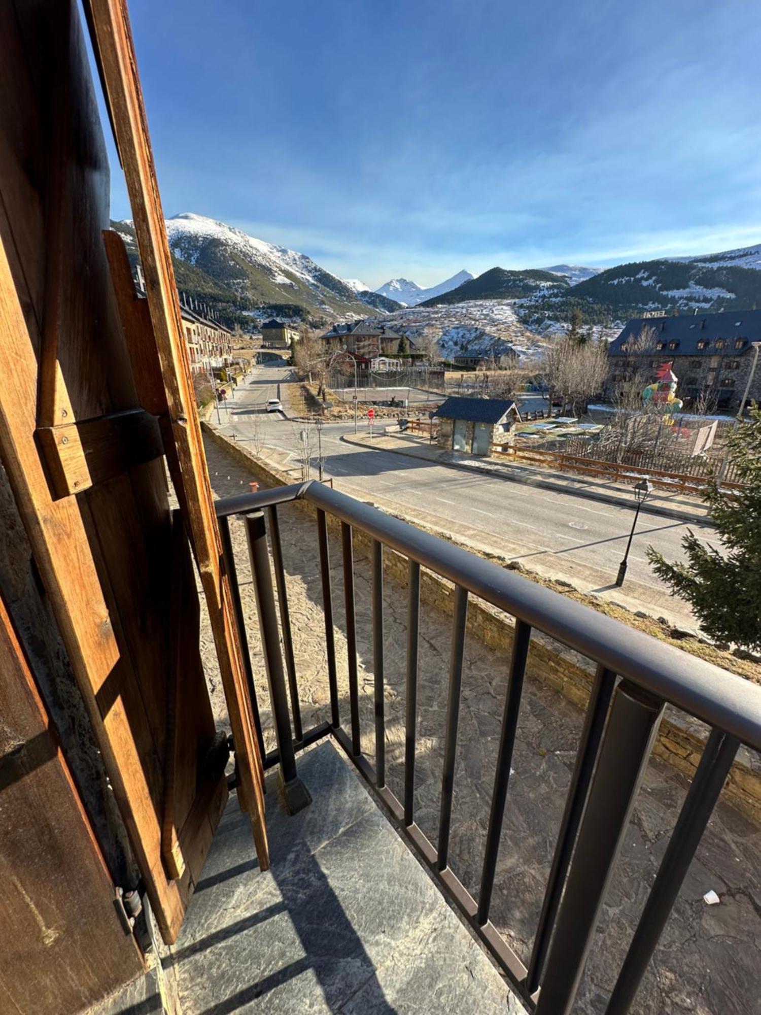 Hotel Romanic Taull Exterior photo