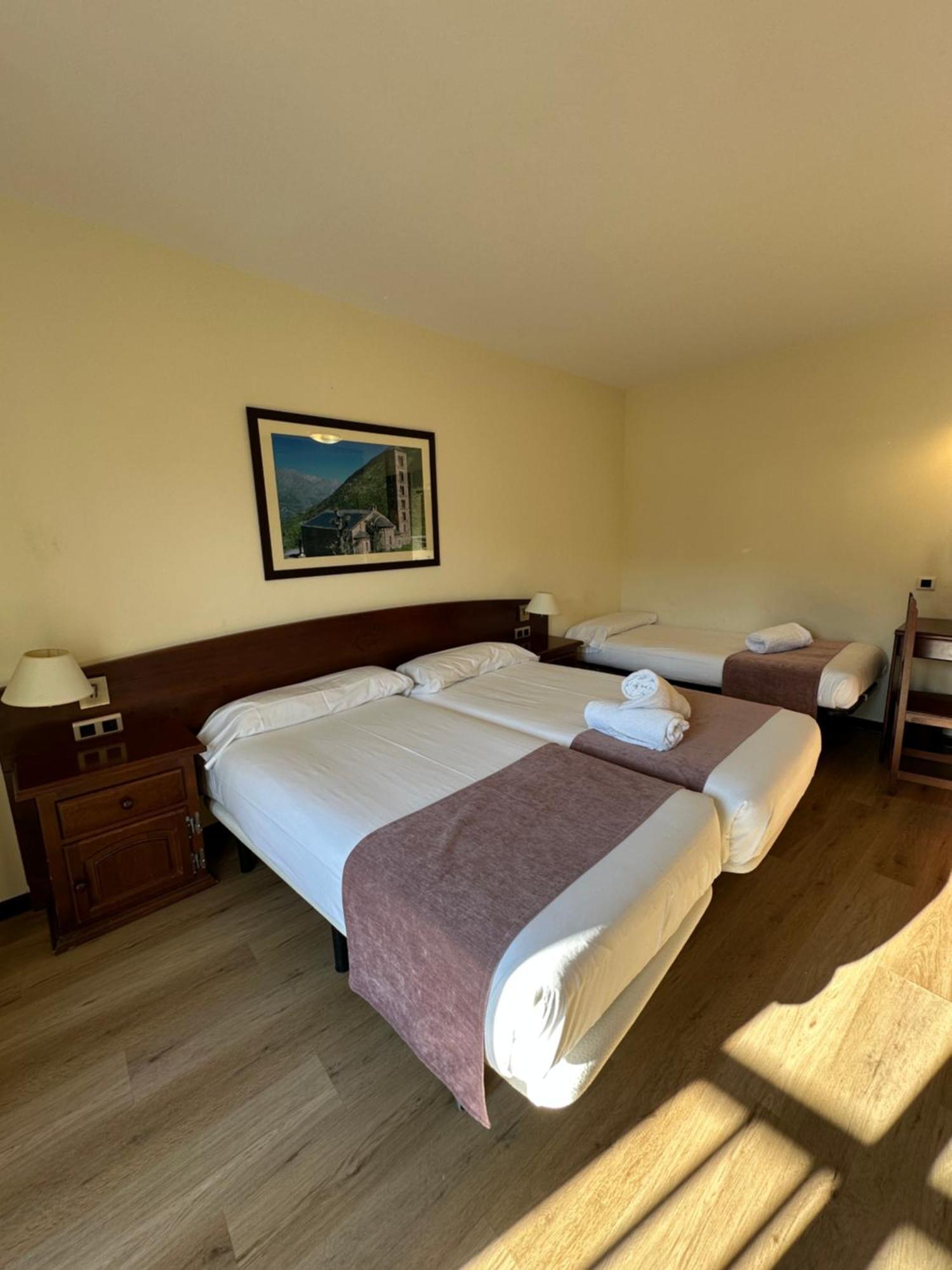 Hotel Romanic Taull Exterior photo