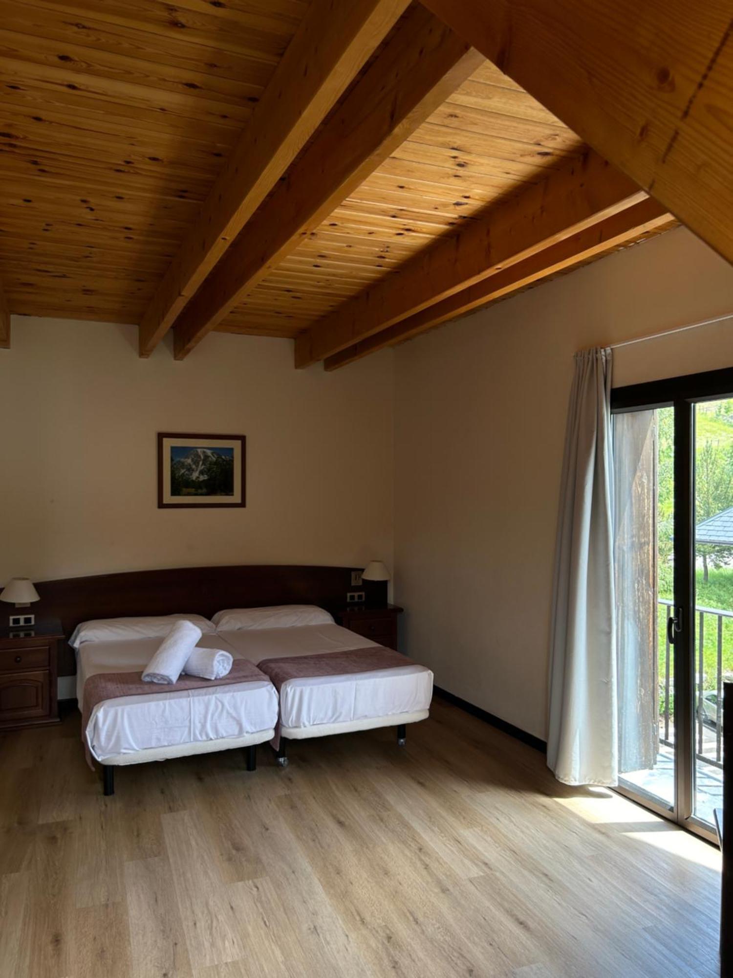 Hotel Romanic Taull Exterior photo