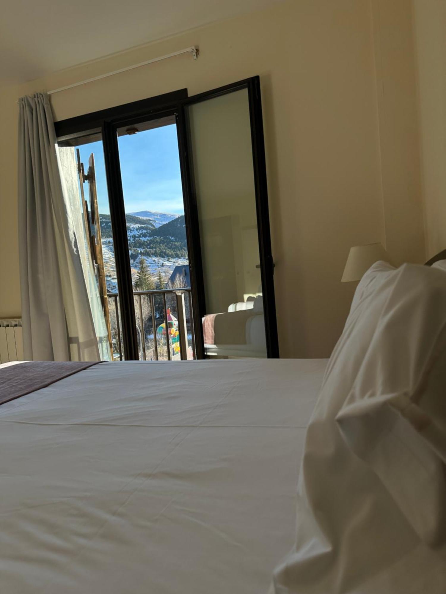 Hotel Romanic Taull Exterior photo
